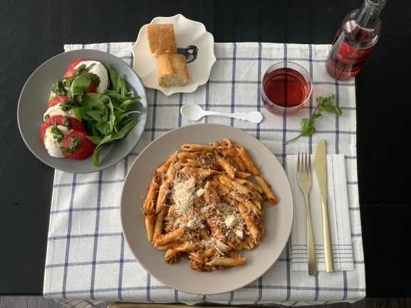cena para uno pasta